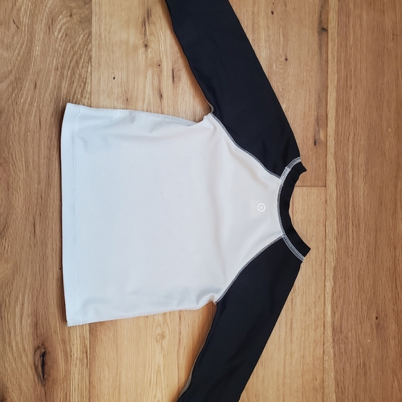 Hunter Kids Rashguard Target Collab - Picture 3 of 3